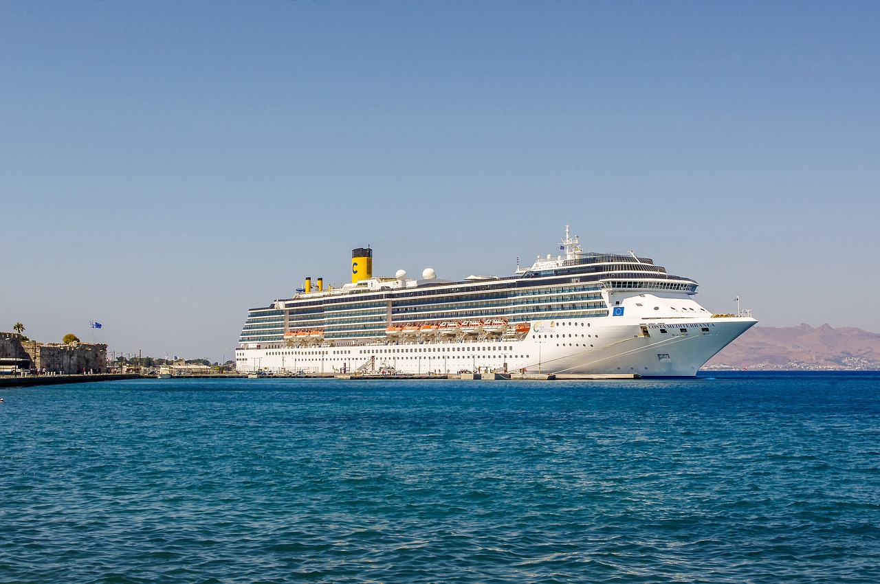 Read more about the article 7 Essential Tips for Planning a Cruise Vacation